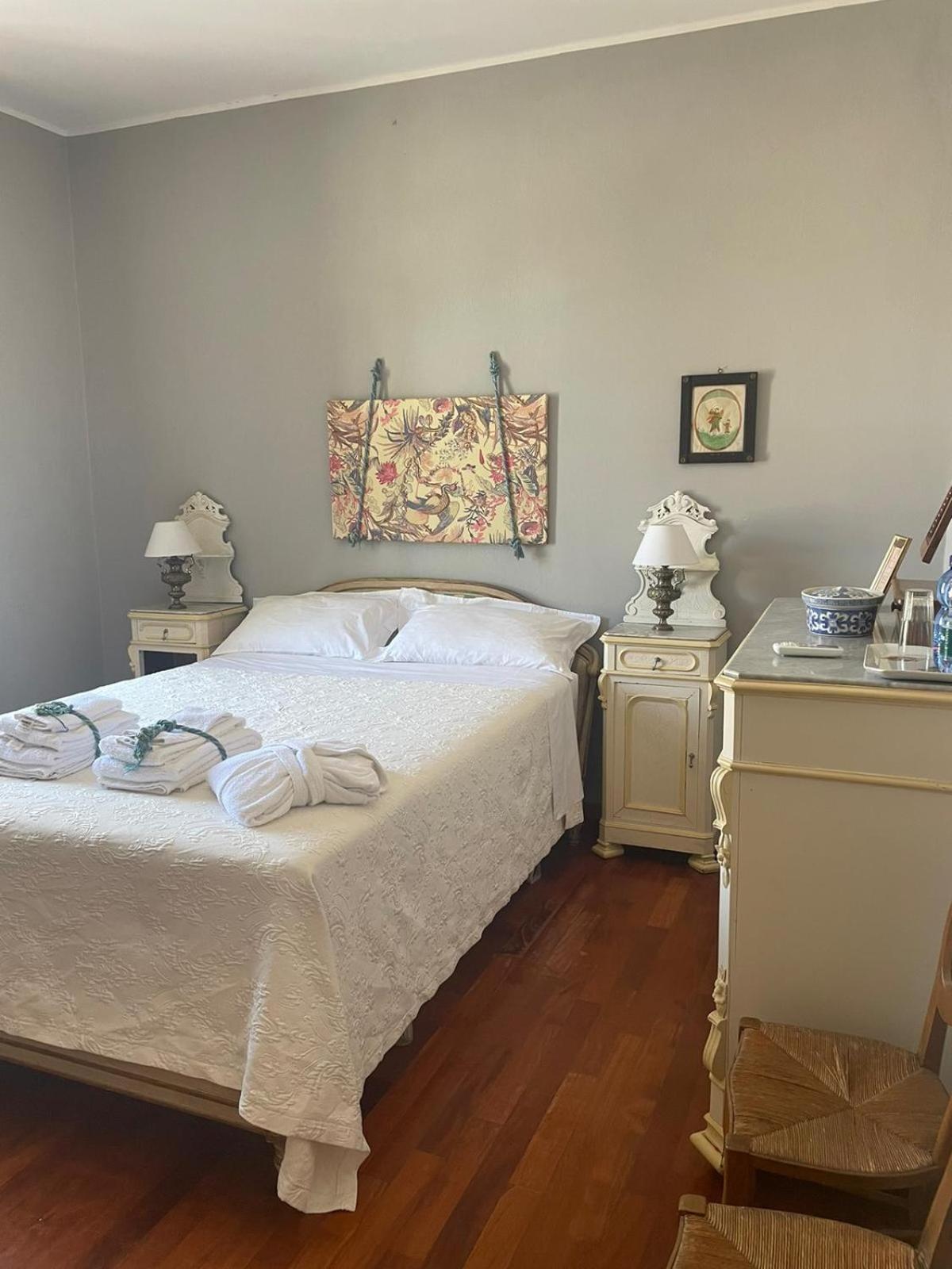 Palazzo Sismonda Acomodação com café da manhã Corneliano d'Alba Quarto foto
