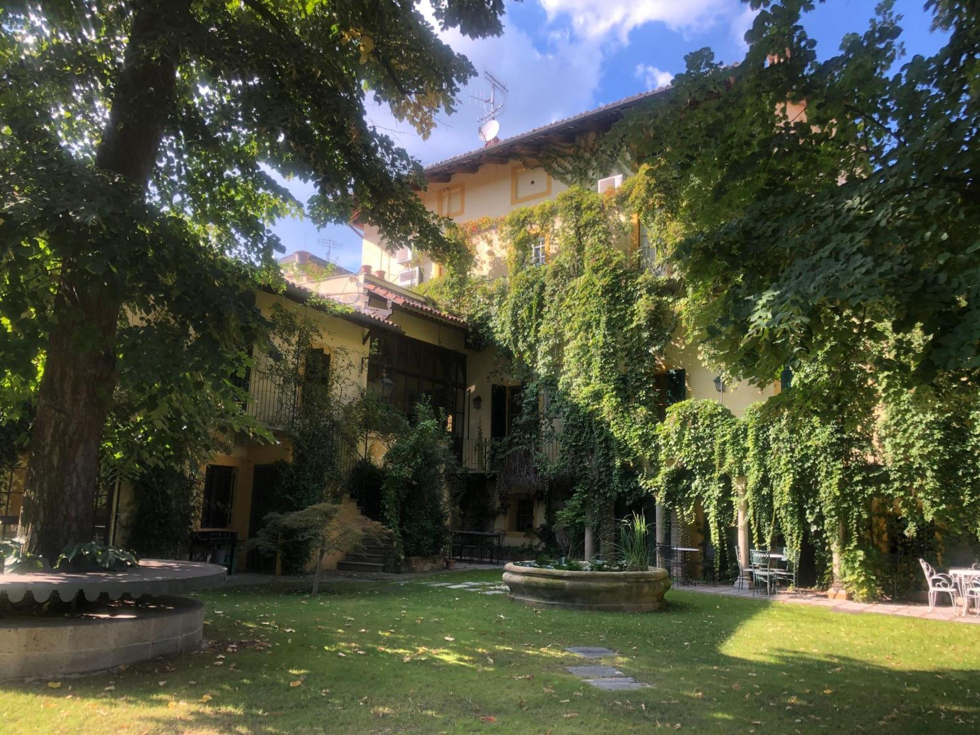 Palazzo Sismonda Acomodação com café da manhã Corneliano d'Alba Exterior foto