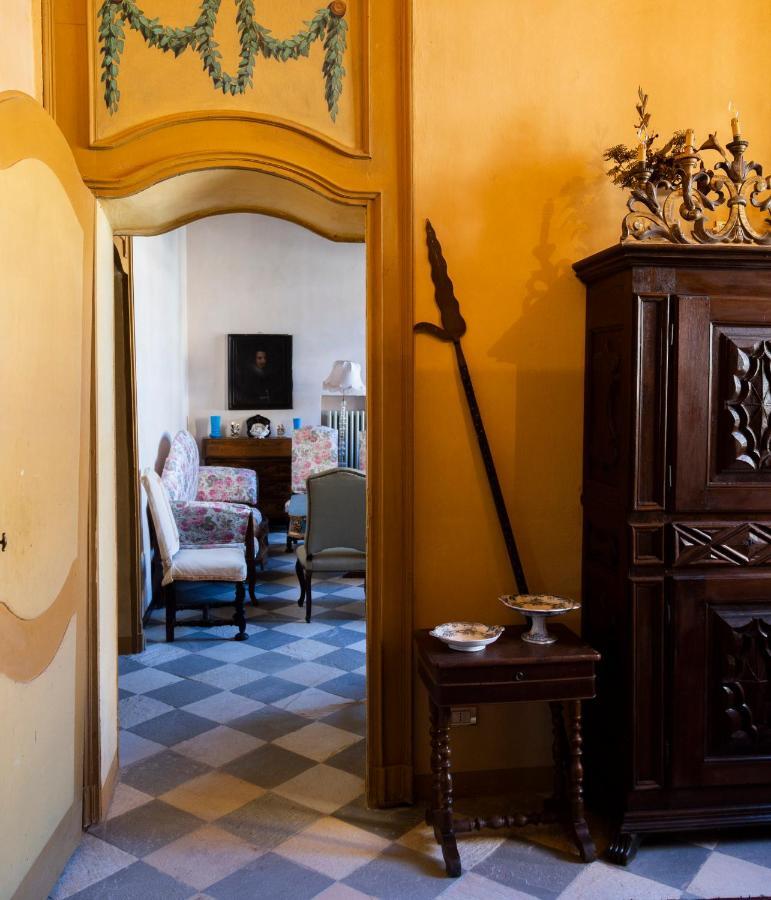 Palazzo Sismonda Acomodação com café da manhã Corneliano d'Alba Exterior foto