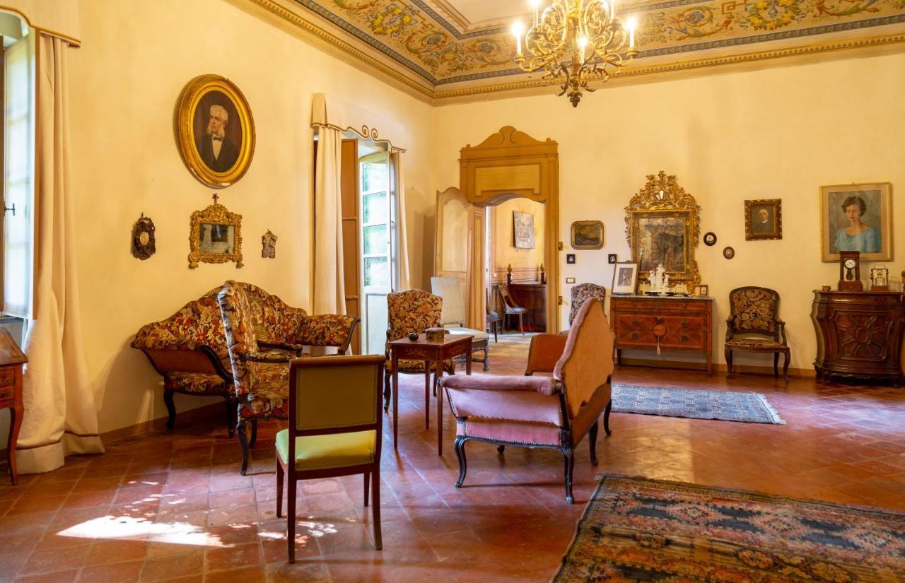Palazzo Sismonda Acomodação com café da manhã Corneliano d'Alba Exterior foto