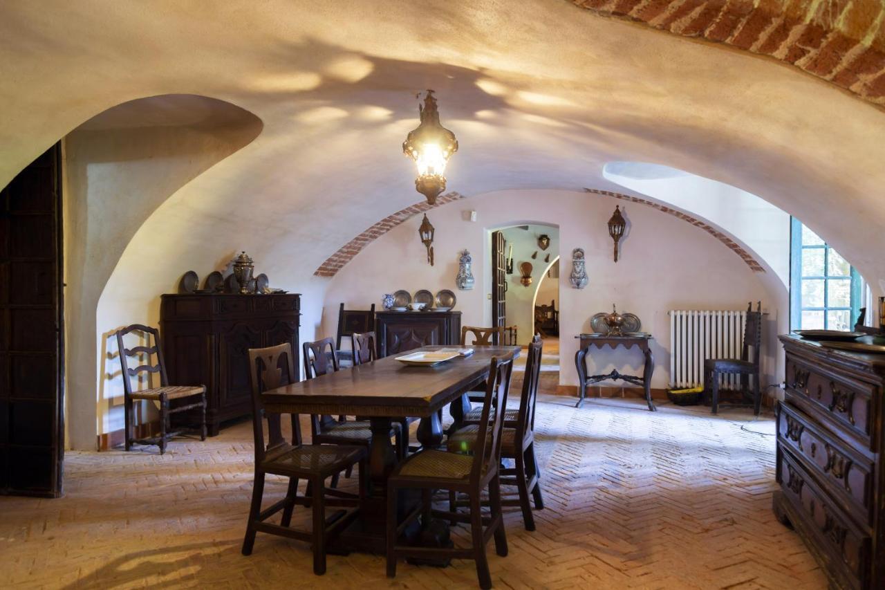 Palazzo Sismonda Acomodação com café da manhã Corneliano d'Alba Exterior foto